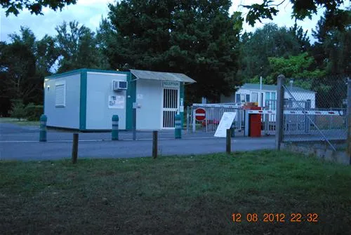 campsite-tours-val-de-loire-saint-avertin-wl8cv