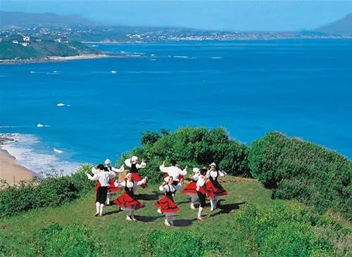 flower-camping-ferme-erromardie-st-jean-de-luz-8gxdc