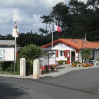flower-camping-ferme-erromardie-st-jean-de-luz-a9gmi