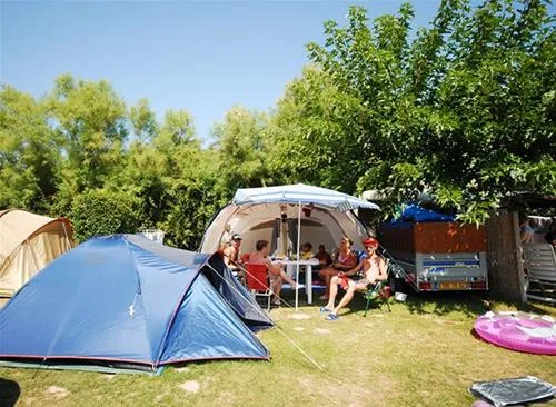 flower-camping-ferme-erromardie-st-jean-de-luz-oo2ep