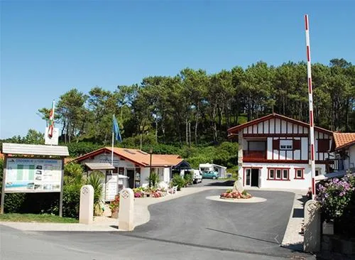 flower-camping-ferme-erromardie-st-jean-de-luz-qahgg