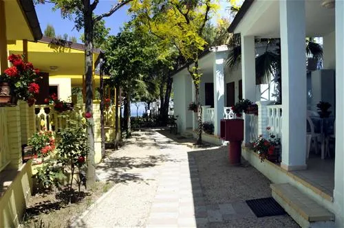 international--camping-torre-cerrano-pineto-v4exv