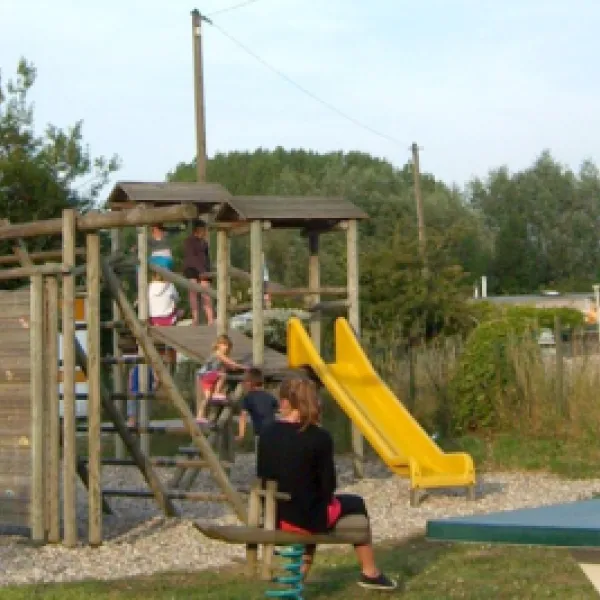 camping-la-petite-foret-aire-sur-la-lys-cbwok