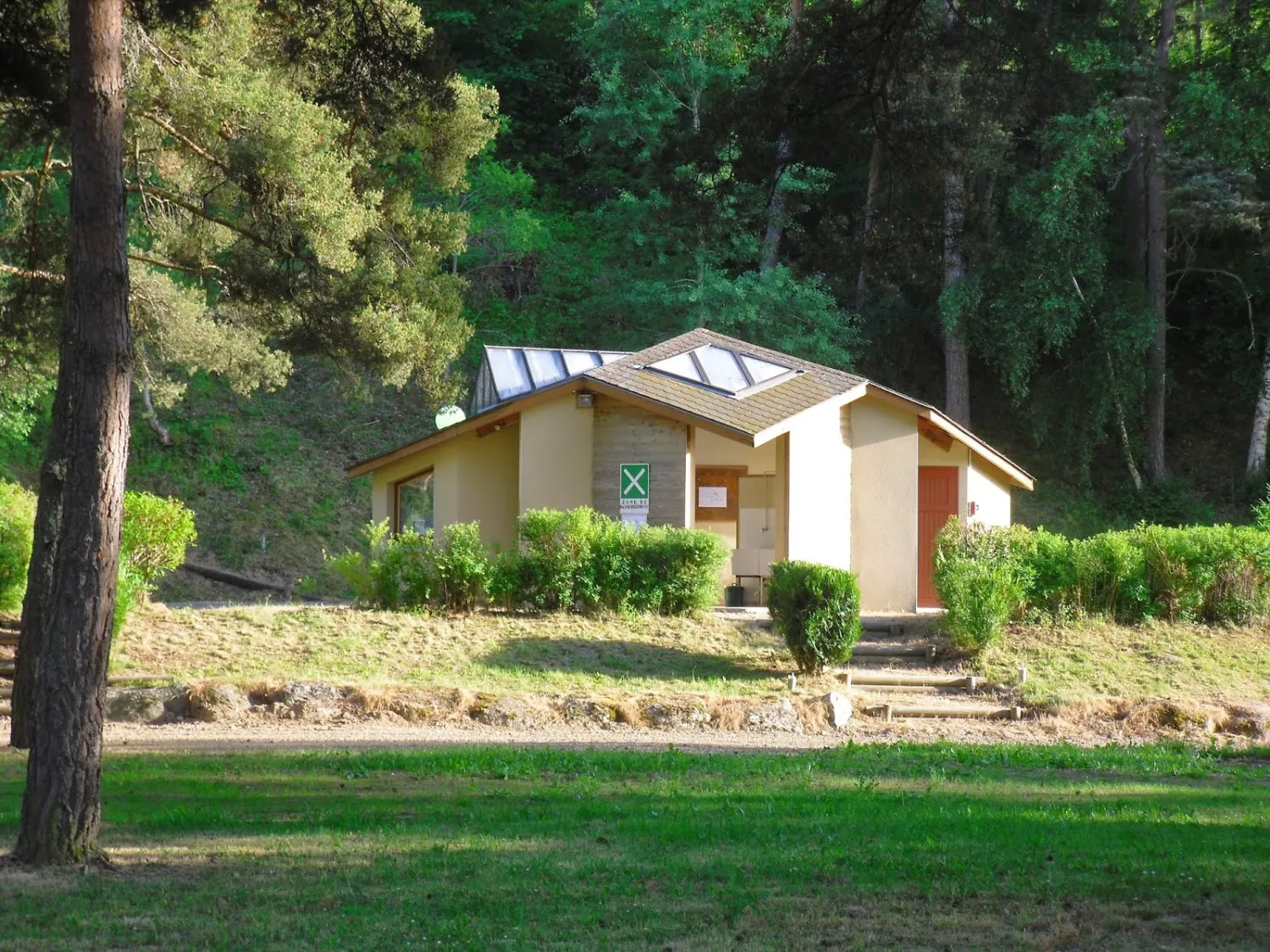 camping-municipal-la-graviere-auroux-syl1u