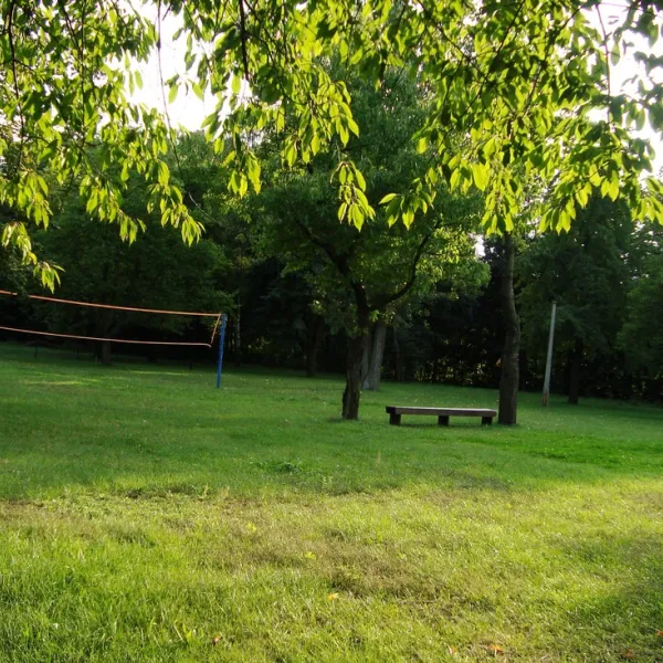 bungalowgarten-im-zeltplatz-koblenz-am-knappensee-lohsa-e1tu4