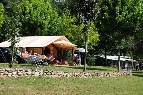 camping-la-castillonderie-thonac-et4wp