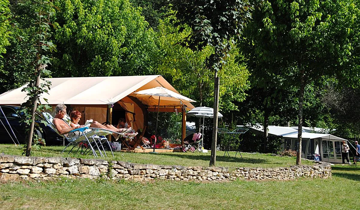 camping-la-castillonderie-thonac-jvh4m