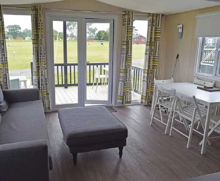 the-hollies-camping-leisure-resort-suffolk-0feuf
