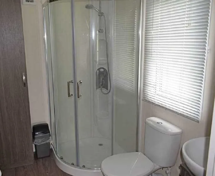 the-hollies-camping-leisure-resort-suffolk-brwgt