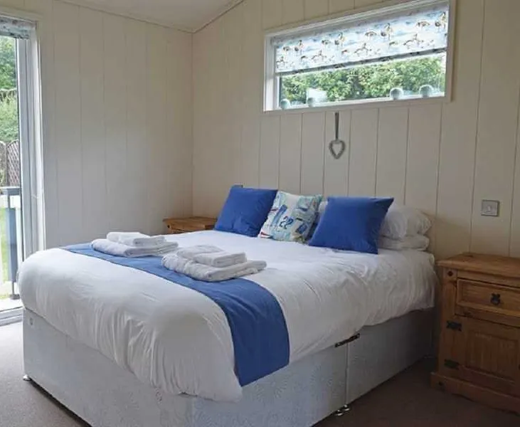the-hollies-camping-leisure-resort-suffolk-jolu9