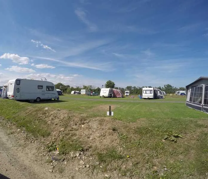 the-hollies-camping-leisure-resort-suffolk-mqxwq