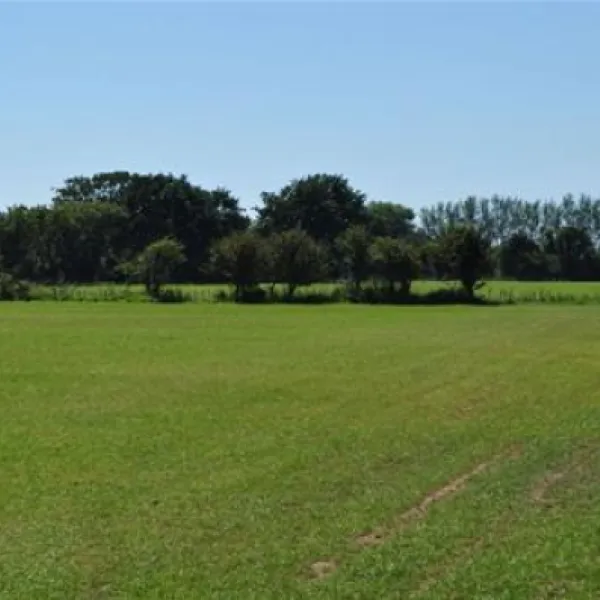 the-hollies-camping-leisure-resort-suffolk-quvso