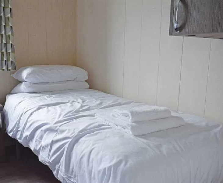the-hollies-camping-leisure-resort-suffolk-za92c