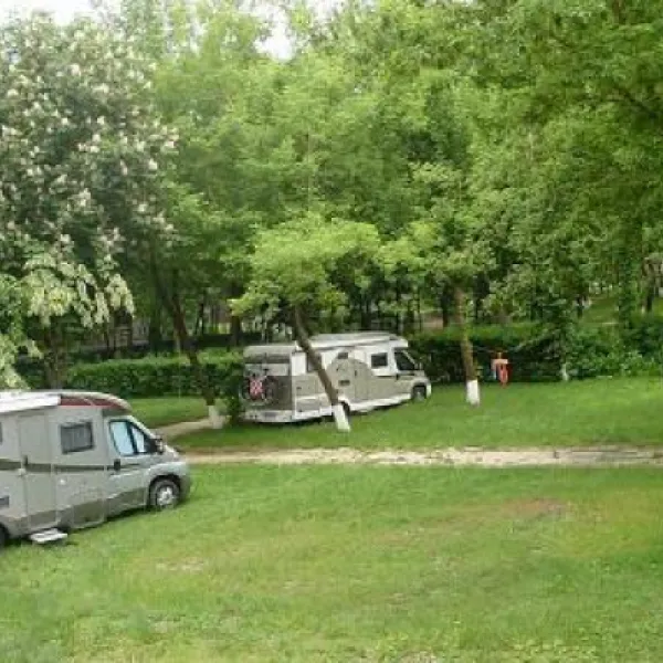 papsziget-camping-szentendre-c5bvf