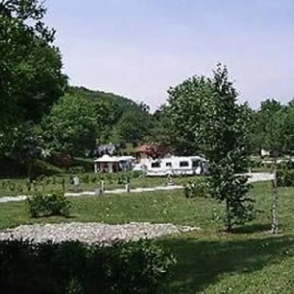 camping-de-roybon-isre-nkvgv