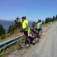 camping-au-pr-du-lac-isre-lznn9