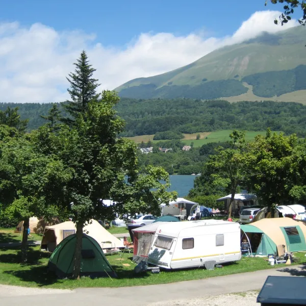 camping-au-pr-du-lac-isre-sinih