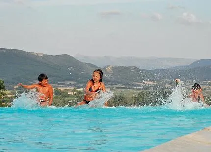 camping-les-bastets-drme-ggxee