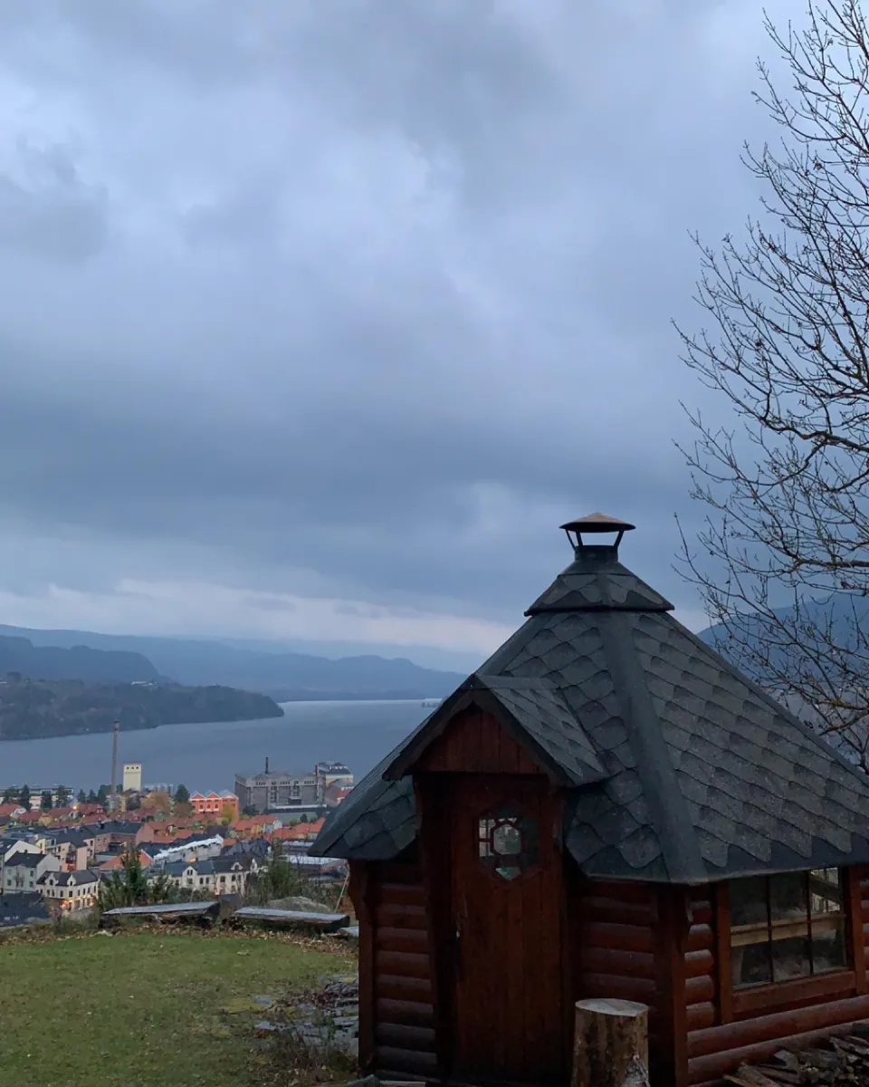 su-tinnes-bobilparkering-notodden-a7clq