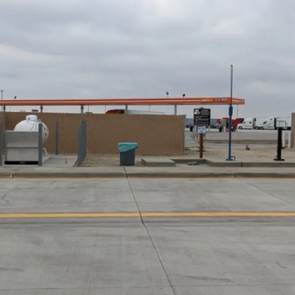 ez-trip-travel-center-madera-k6ra9