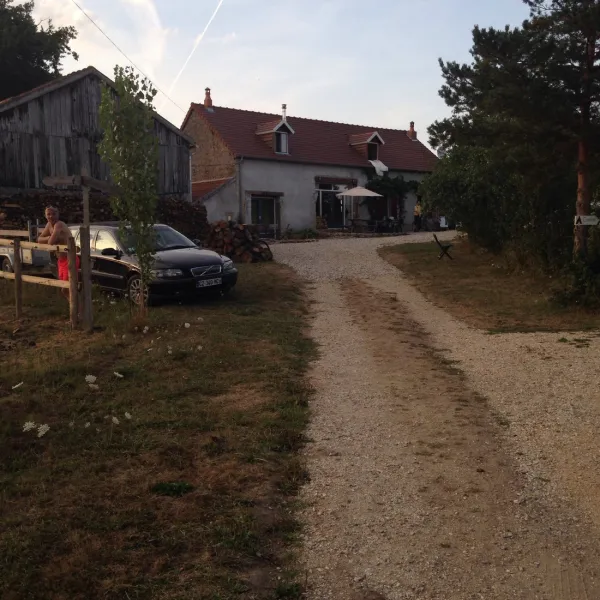les-vernelles-saint-aubin-le-monial-bdytu