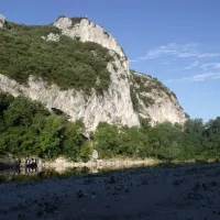 des-tunnels-vallon-pont-darc-ardeche-u4bgh