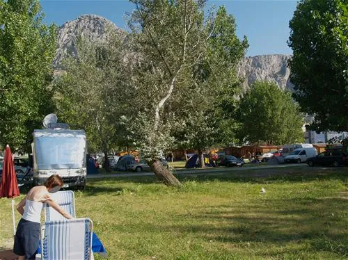kamp-galeb-omi-2uc3k