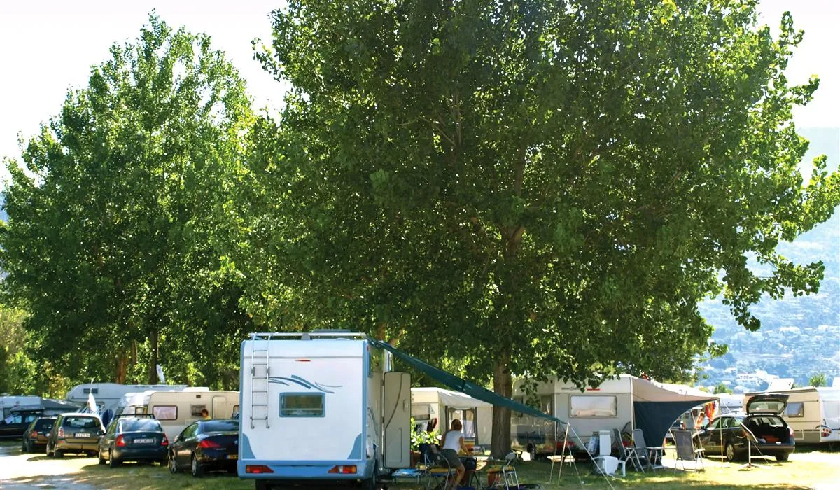 kamp-galeb-omi-autii