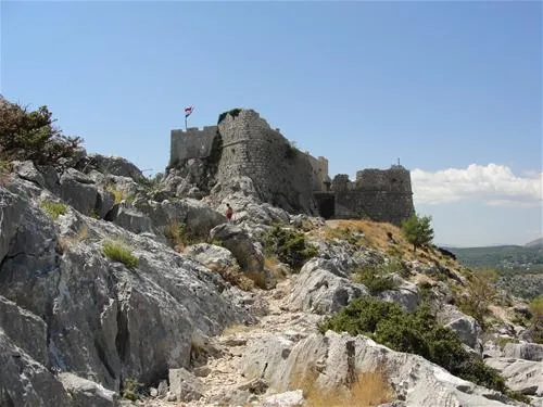 kamp-galeb-omi-qyc8o