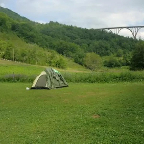 camp-mostrafting-rooms-tara-abljak-2eyfm