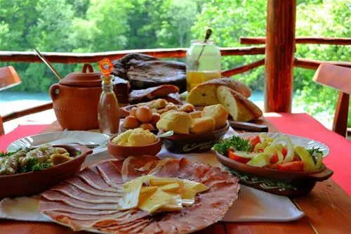 camp-mostrafting-rooms-tara-abljak-jnxf8