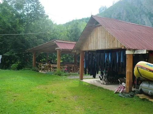 camp-mostrafting-rooms-tara-abljak-yy6oa