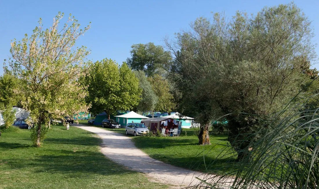 camping-les-bords-de-loue-jura-zm5kz