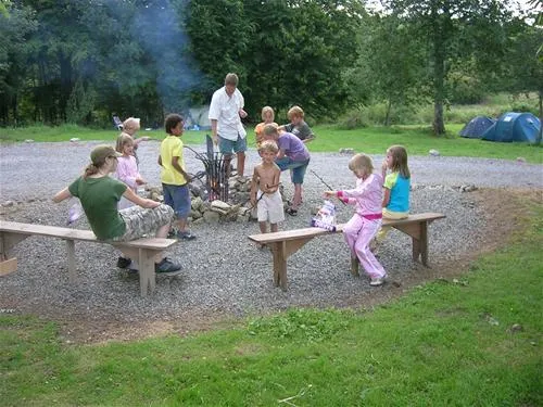 camping-vue-du-lac--fours-9apsc