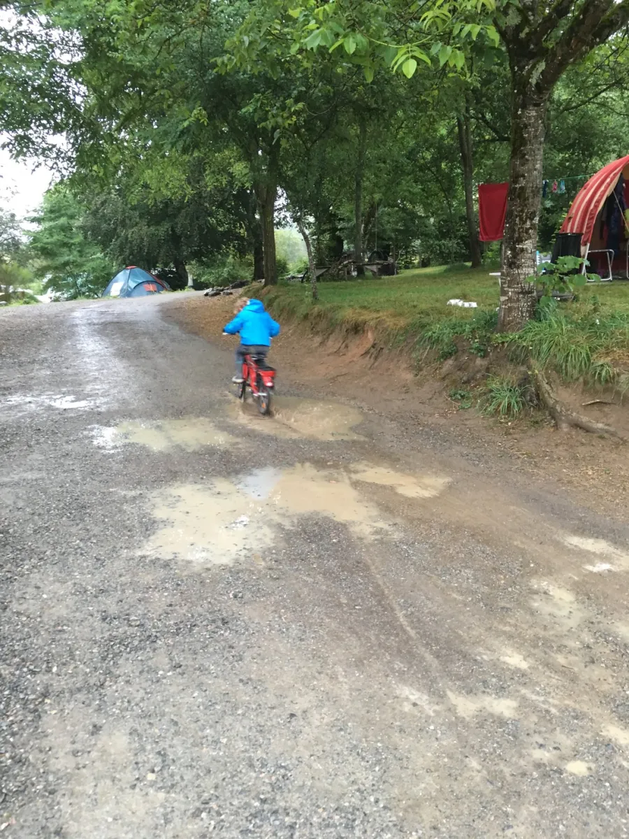 camping-vue-du-lac--fours-ltvho