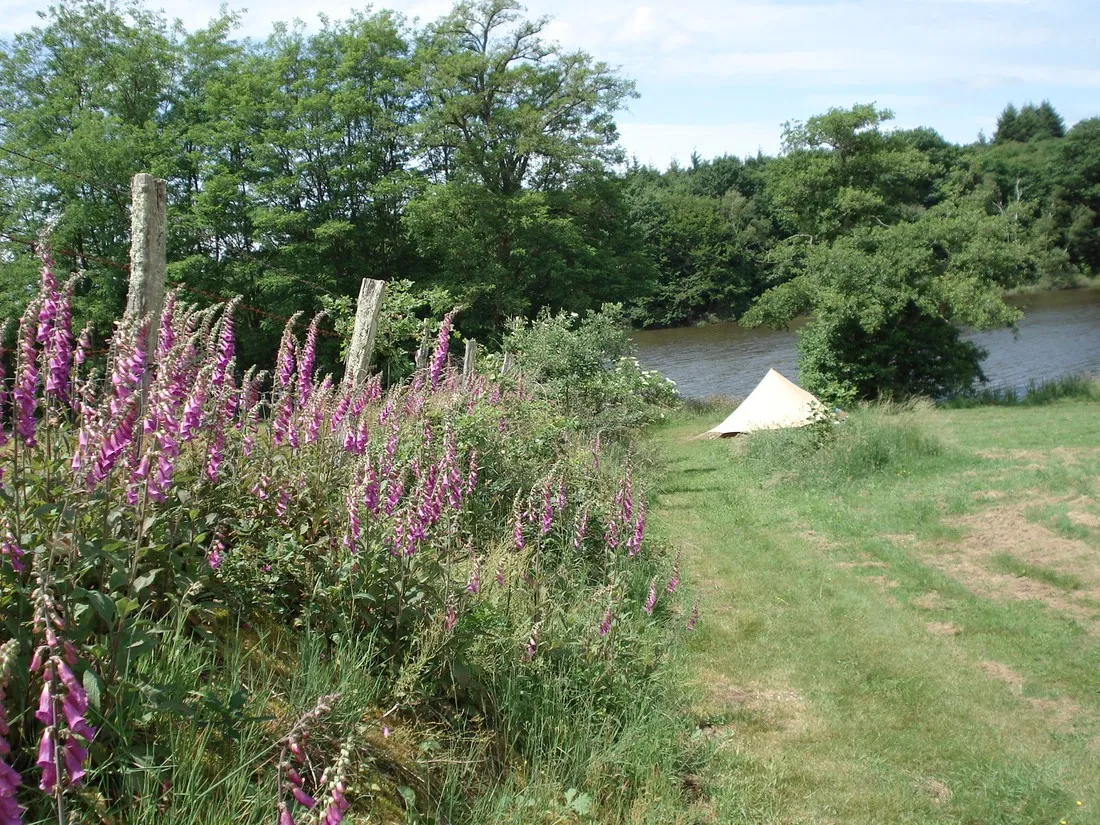 camping-vue-du-lac--fours-sq8se