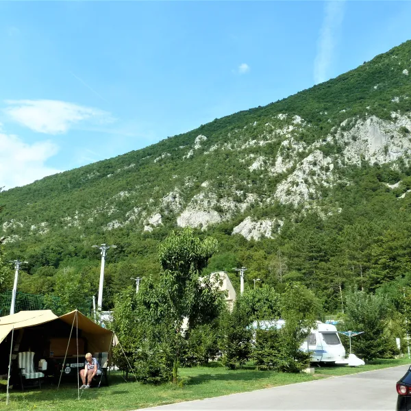 kamp-tura-vipava-hdolh