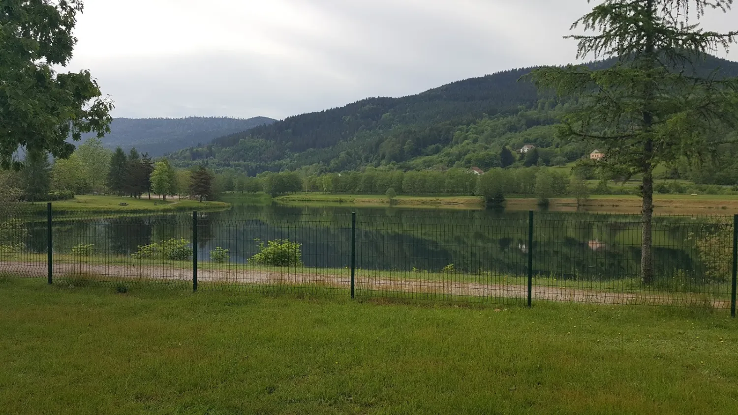 camping-et-base-de-loisirs-du-lac-de-la-moselotte-saulxures-sur-moselotte-ybzjs
