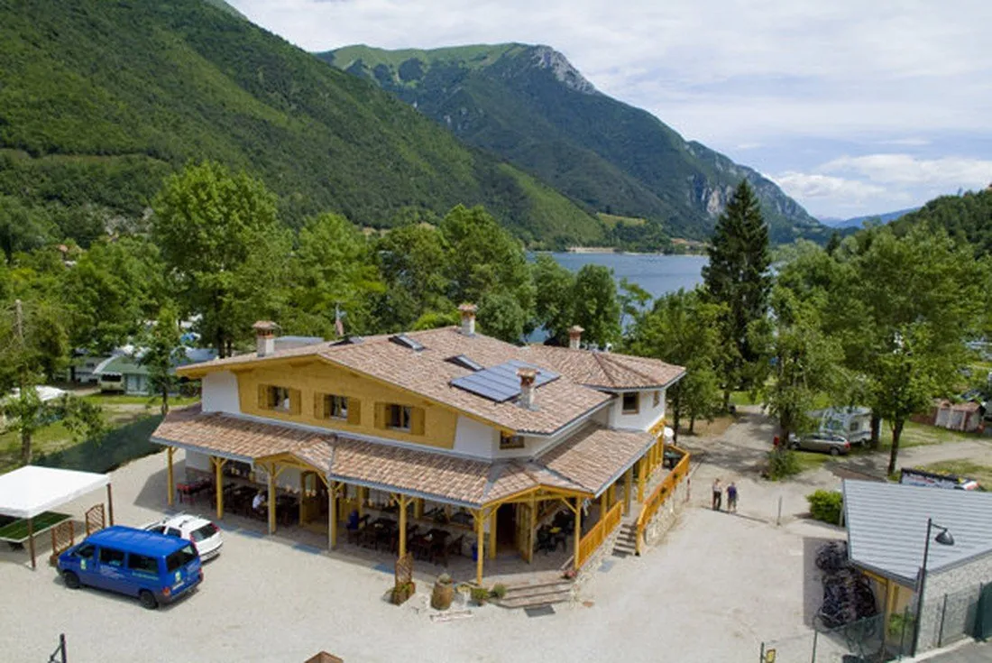 campeggio-al-lago-riva-del-garda-rnalu