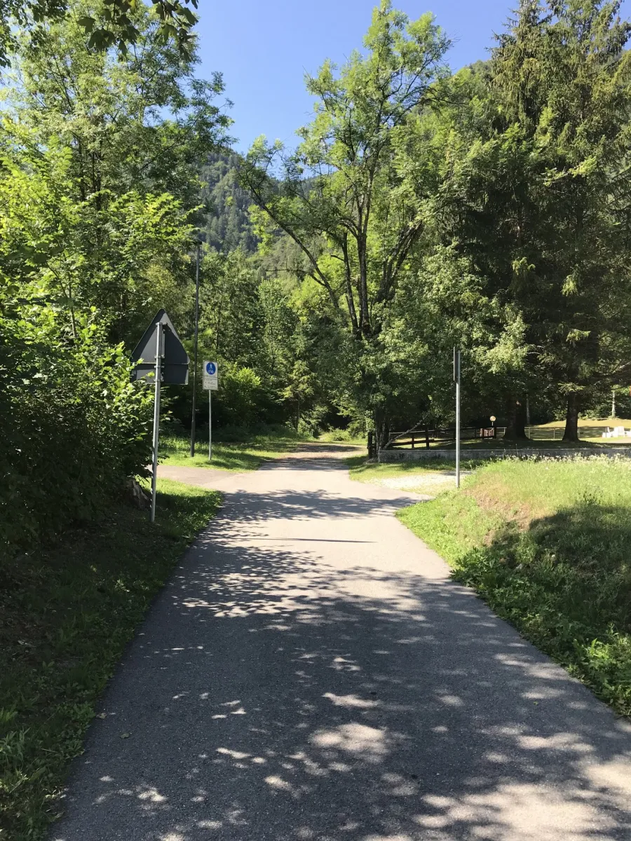 campeggio-al-lago-riva-del-garda-v7cnw
