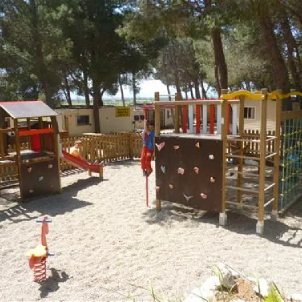 camping-le-bois-des-pins-salses-le-chteau-2emad