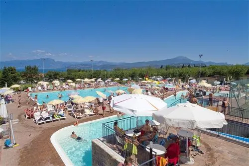 campeggio-park-delle-rose-lazise-sul-garda-adwyr