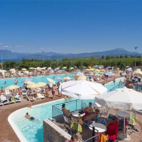 campeggio-park-delle-rose-lazise-sul-garda-adwyr