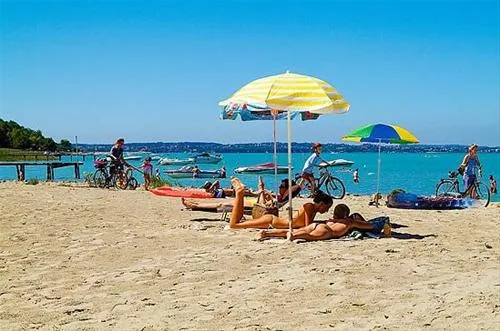 campeggio-park-delle-rose-lazise-sul-garda-b0ij6
