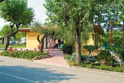 campeggio-park-delle-rose-lazise-sul-garda-ji6ik