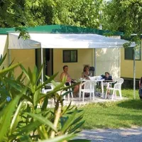 campeggio-park-delle-rose-lazise-sul-garda-tf98v
