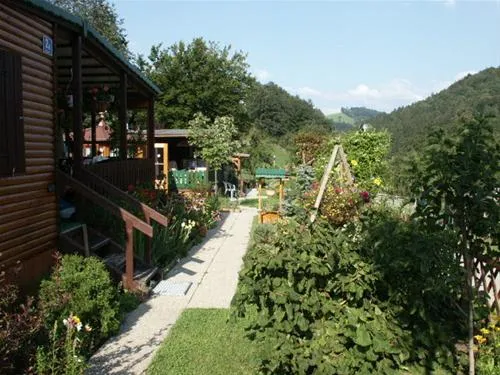 paradisegarden-camping-kaumberg-2dlgk