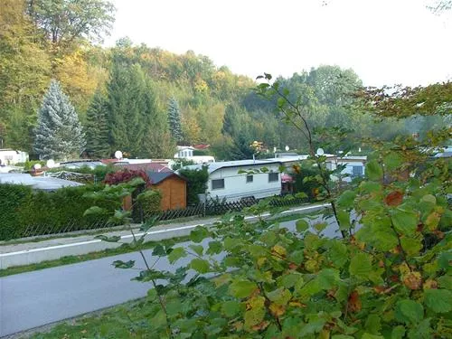 paradisegarden-camping-kaumberg-iceia