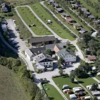 paradisegarden-camping-kaumberg-ktsiy