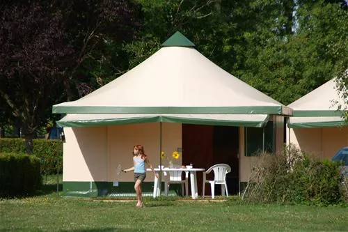 flower-camping-les-granges-luynes-nhsnk